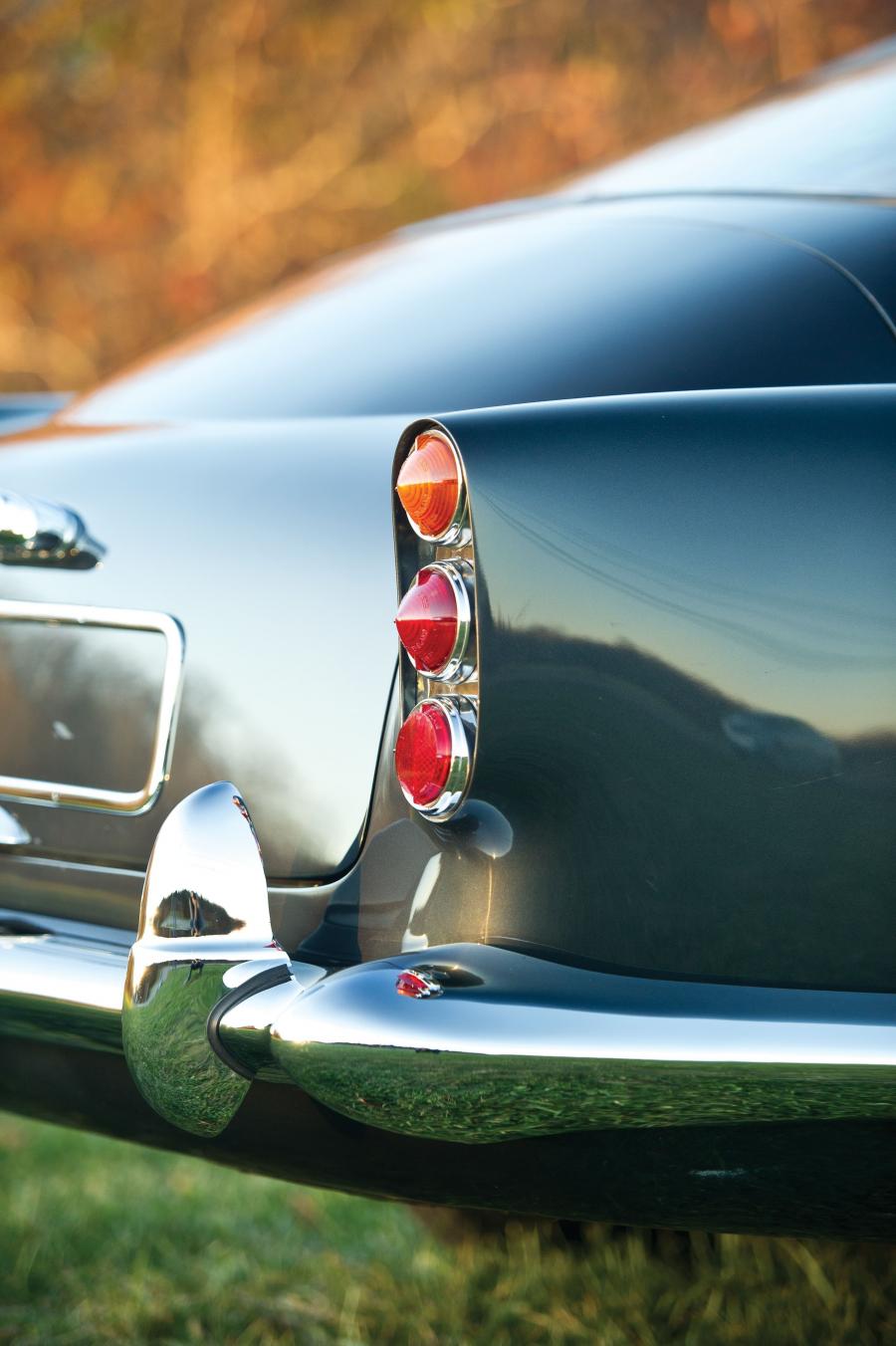Детали экстерьера Aston Martin DB4 (910/R) 1962 года  (фото 15 из 27)